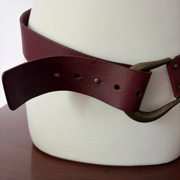 2006 GAP Hip Burgundy Leather Belt Brushed Brass Buckle Great Outfit Accent ♥️ main image 6